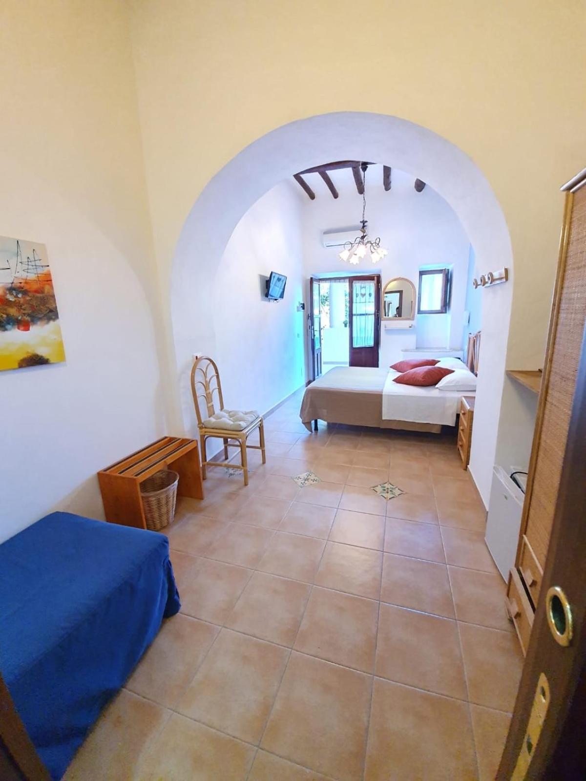 B&B La Goletta Di Salina Santa Marina Salina Zimmer foto